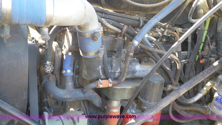 image for item L6515 2001 Mack CX613 semi truck