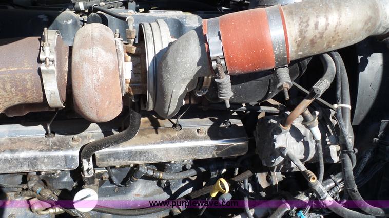 image for item L6515 2001 Mack CX613 semi truck