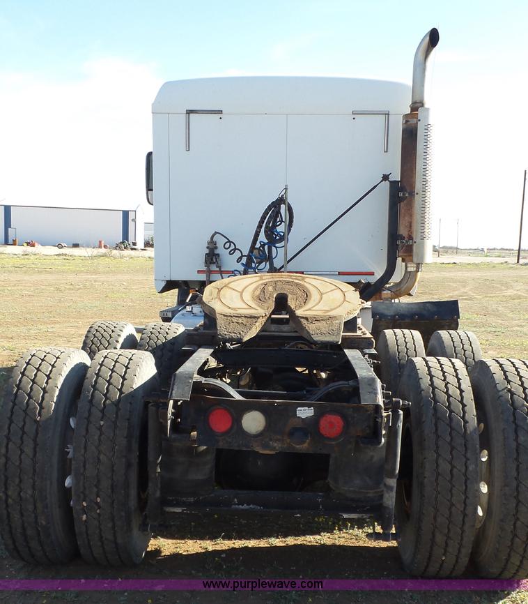 image for item L6516 2001 Mack CX613 semi truck