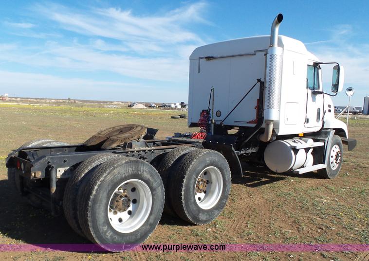 image for item L6517 2001 Mack CX613 semi truck