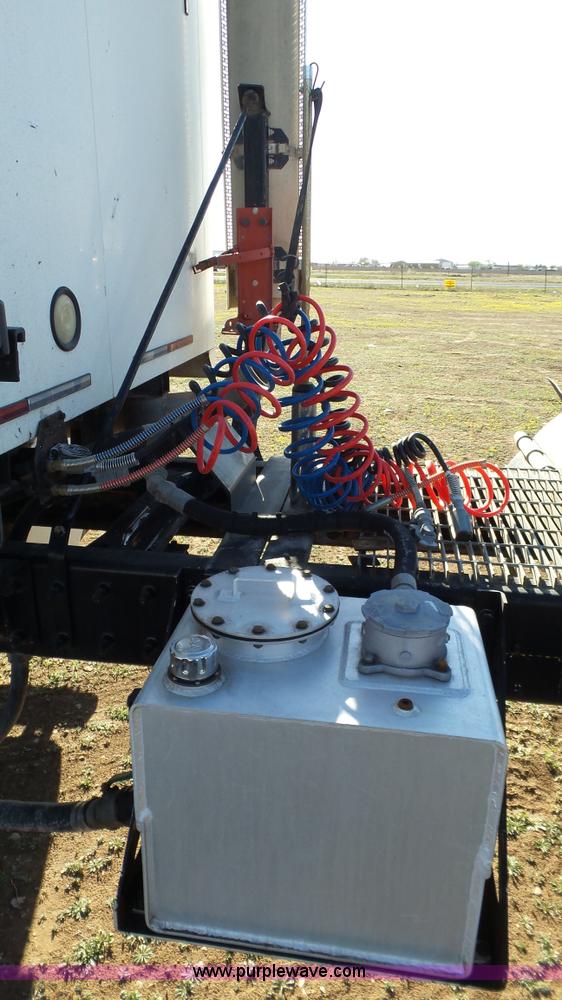 image for item L6517 2001 Mack CX613 semi truck