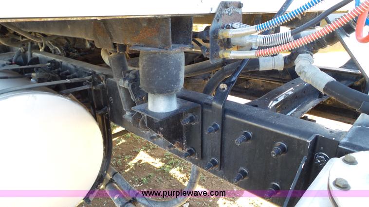 image for item L6517 2001 Mack CX613 semi truck