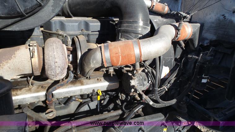 image for item L6517 2001 Mack CX613 semi truck