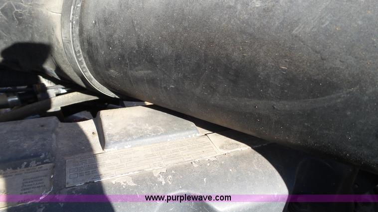 image for item L6517 2001 Mack CX613 semi truck