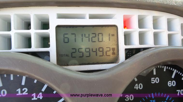 image for item L6517 2001 Mack CX613 semi truck