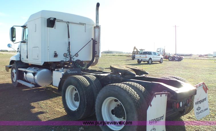 image for item L6518 2001 Mack CX613 semi truck