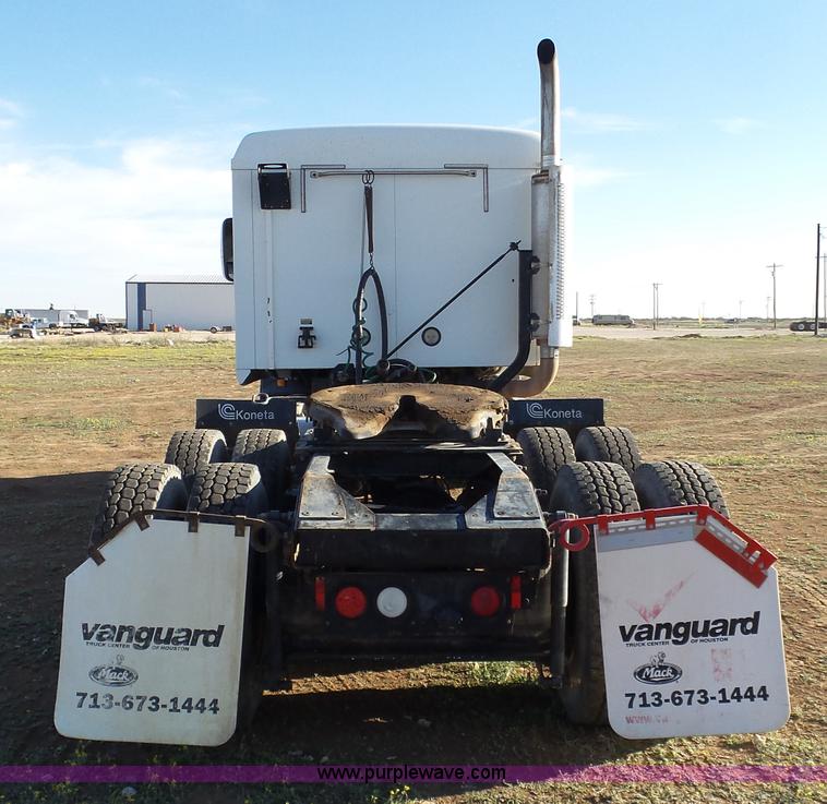 image for item L6518 2001 Mack CX613 semi truck