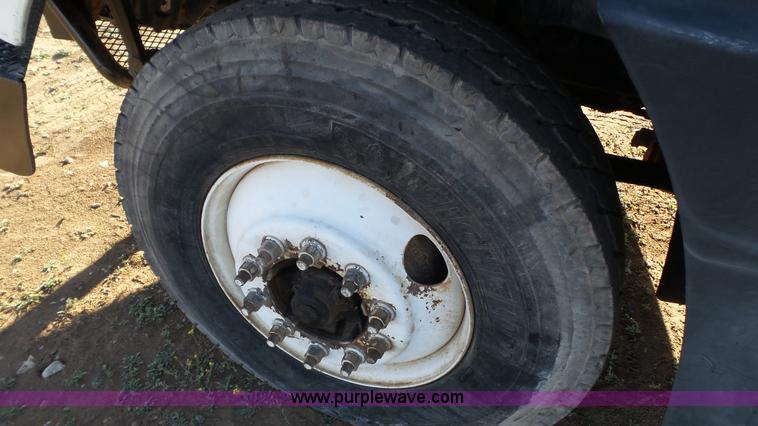 image for item L6518 2001 Mack CX613 semi truck