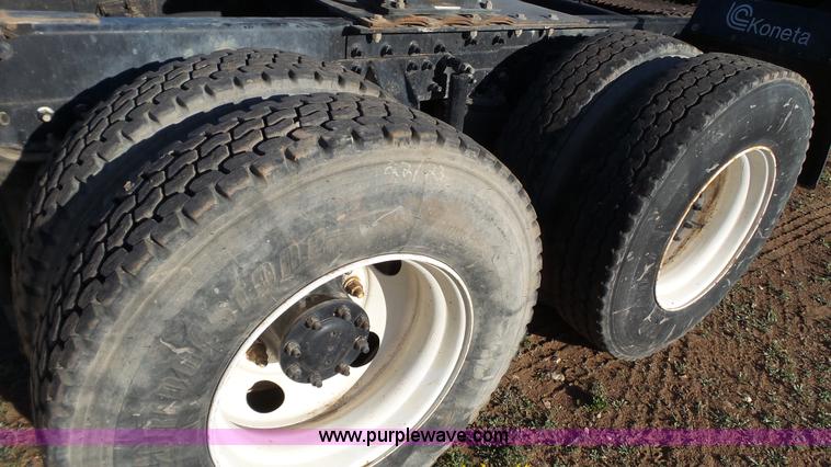 image for item L6518 2001 Mack CX613 semi truck