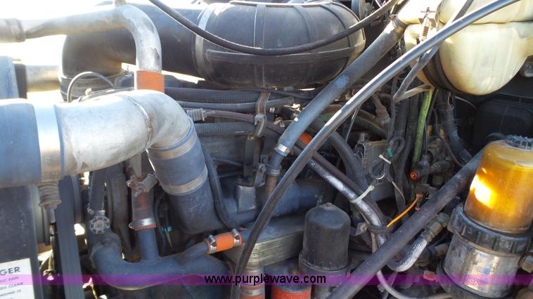 image for item L6518 2001 Mack CX613 semi truck