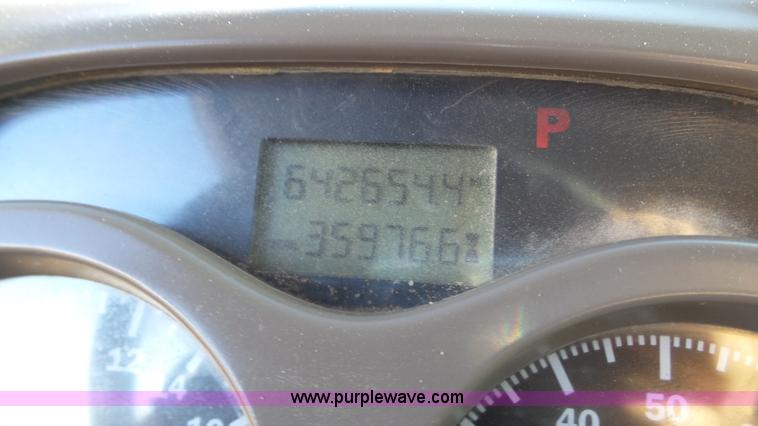 image for item L6518 2001 Mack CX613 semi truck