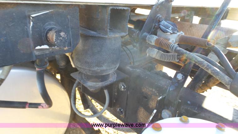 image for item L6520 1999 Mack CH613 semi truck