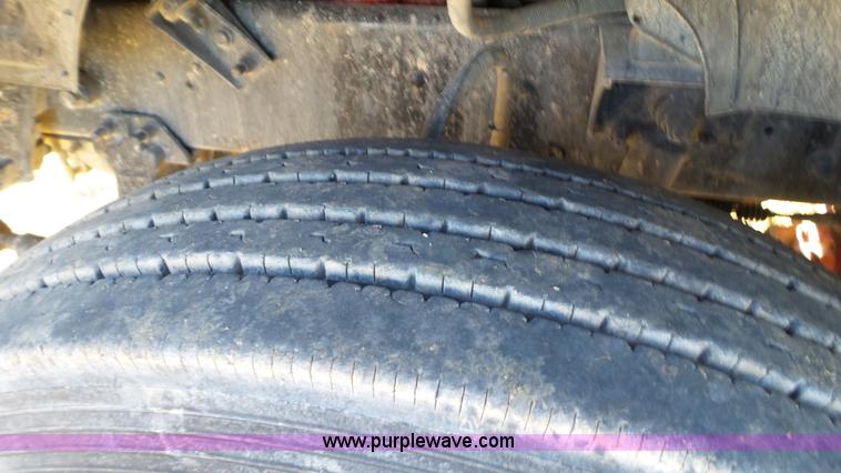 image for item L6520 1999 Mack CH613 semi truck