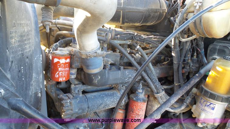 image for item L6520 1999 Mack CH613 semi truck