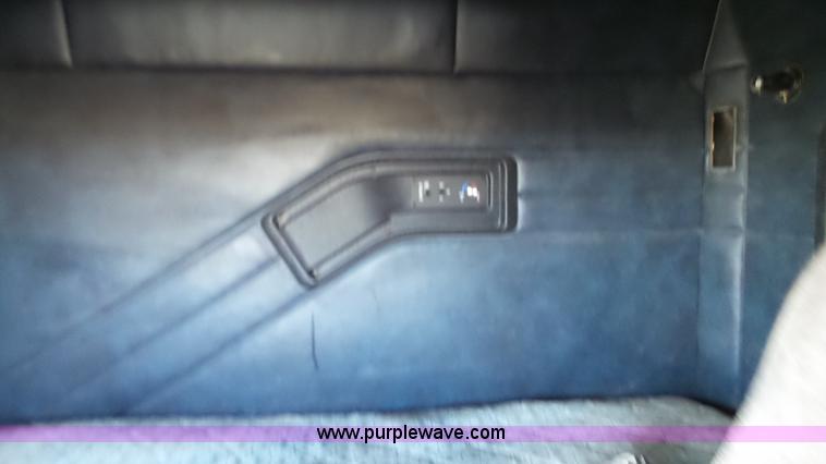 image for item L6520 1999 Mack CH613 semi truck