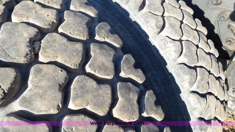 image for item L6521 2000 Mack CH613 semi truck