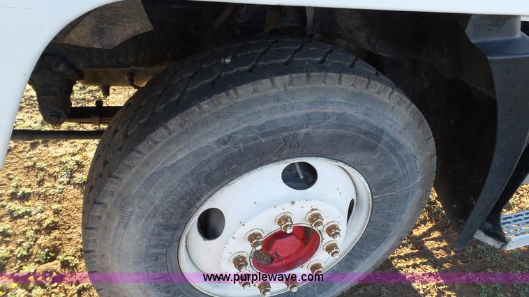 image for item L6521 2000 Mack CH613 semi truck