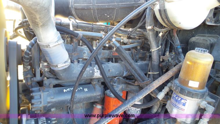 image for item L6521 2000 Mack CH613 semi truck