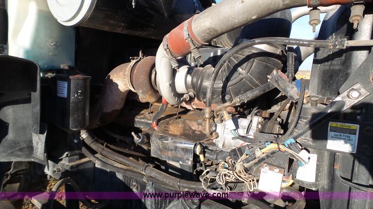 image for item L6521 2000 Mack CH613 semi truck