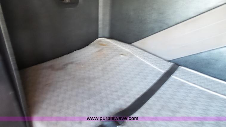 image for item L6521 2000 Mack CH613 semi truck