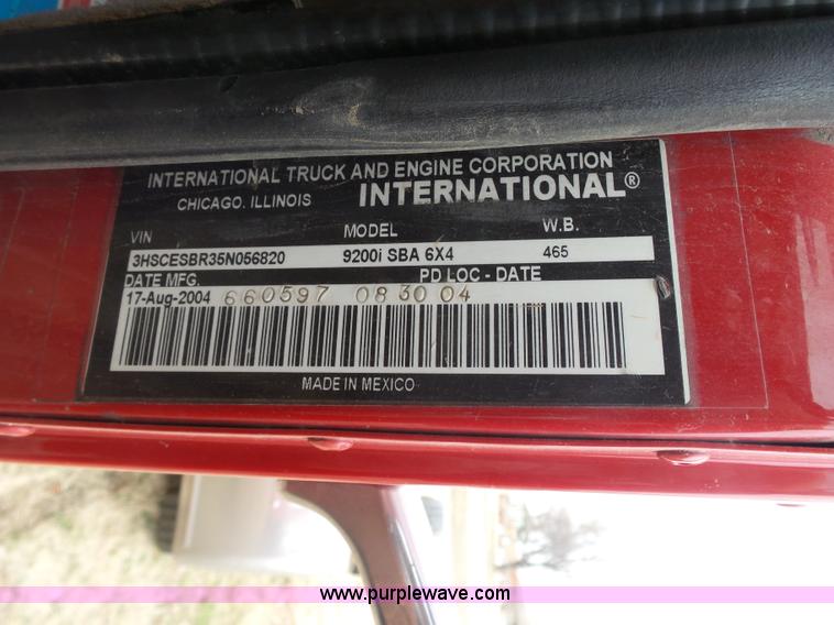 image for item L7260 2005 International 9200i semi truck
