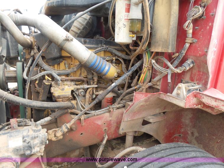 image for item L7260 2005 International 9200i semi truck