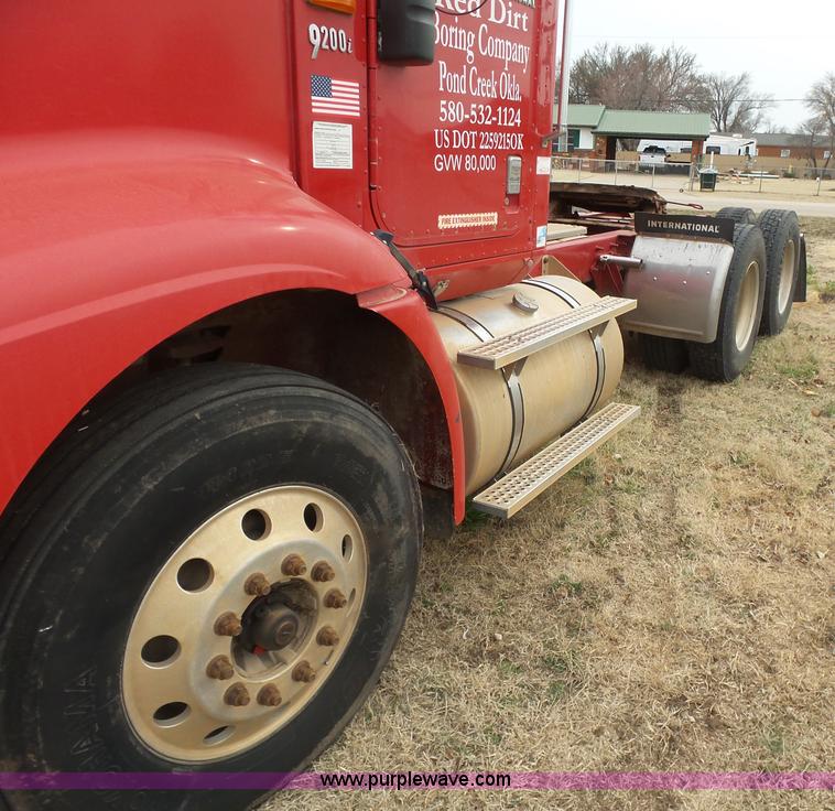 image for item L7260 2005 International 9200i semi truck