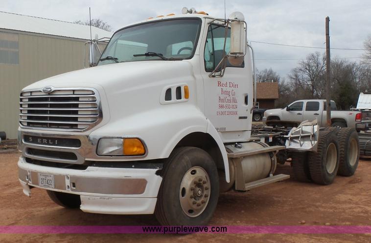 image for item L7261 2005 Sterling A9500 semi truck