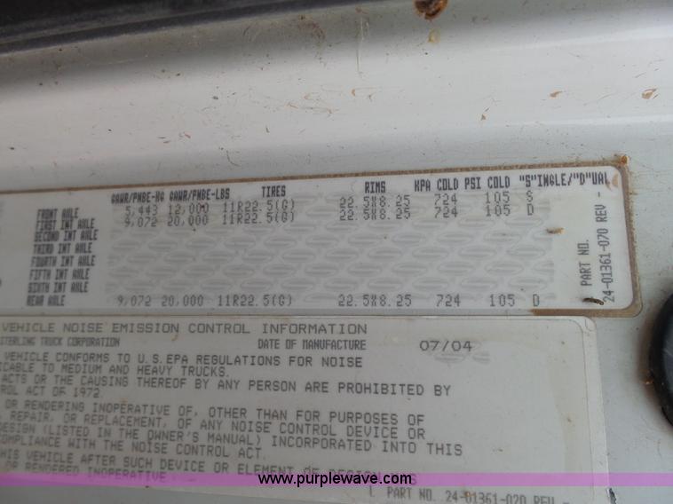 image for item L7261 2005 Sterling A9500 semi truck