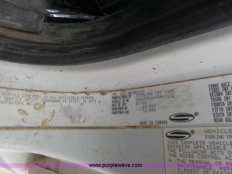 image for item L7261 2005 Sterling A9500 semi truck