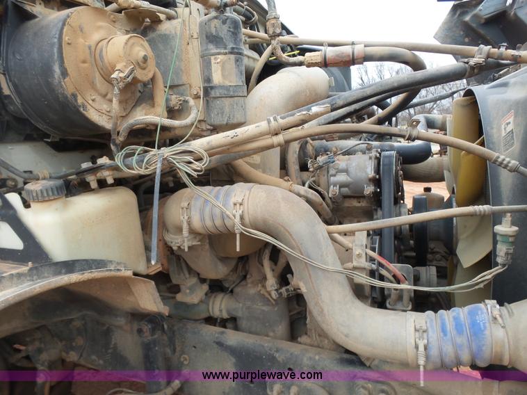 image for item L7261 2005 Sterling A9500 semi truck