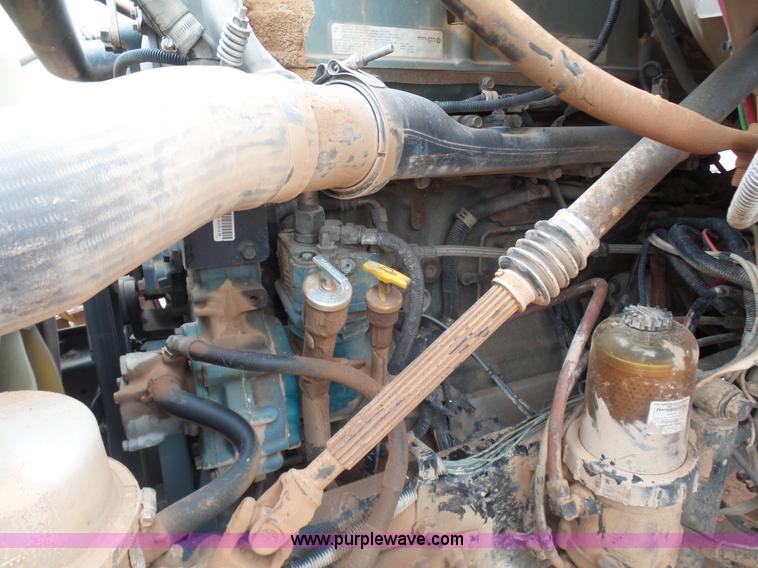 image for item L7261 2005 Sterling A9500 semi truck