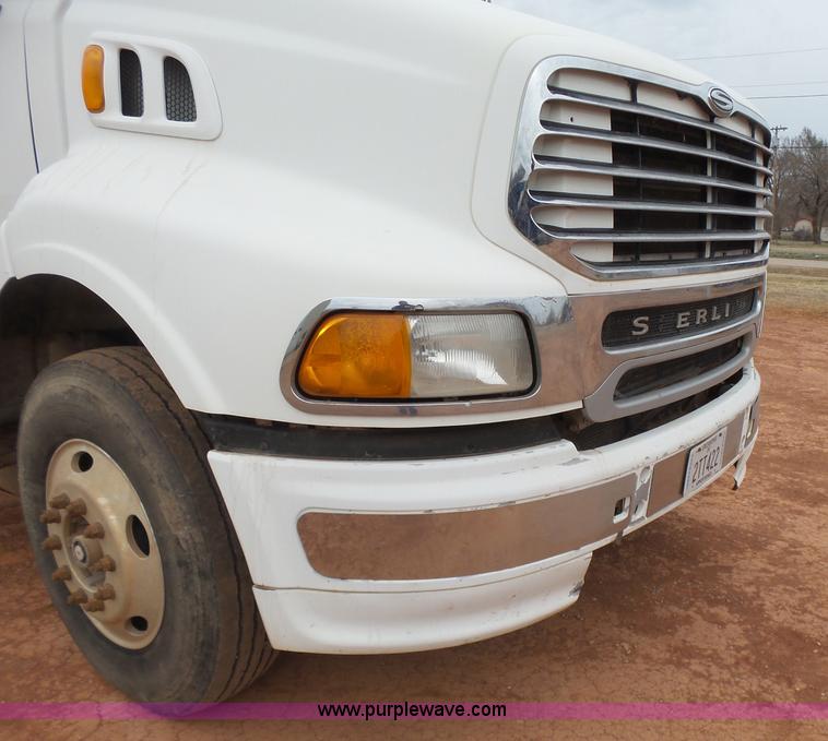 image for item L7261 2005 Sterling A9500 semi truck
