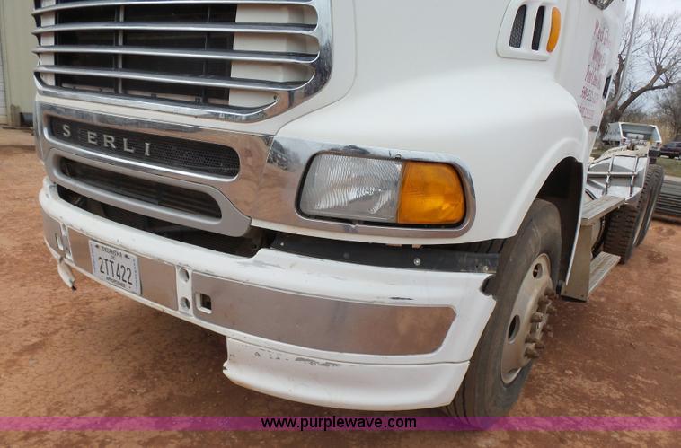 image for item L7261 2005 Sterling A9500 semi truck