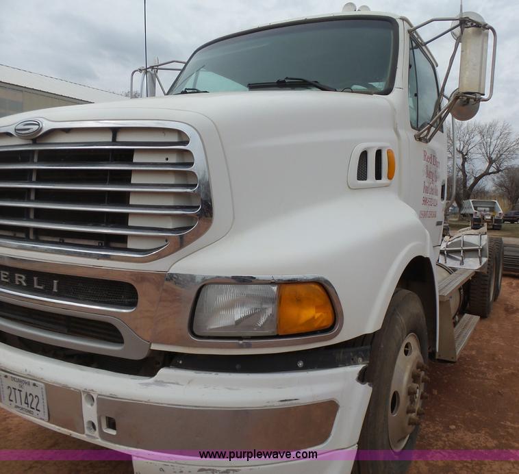 image for item L7261 2005 Sterling A9500 semi truck