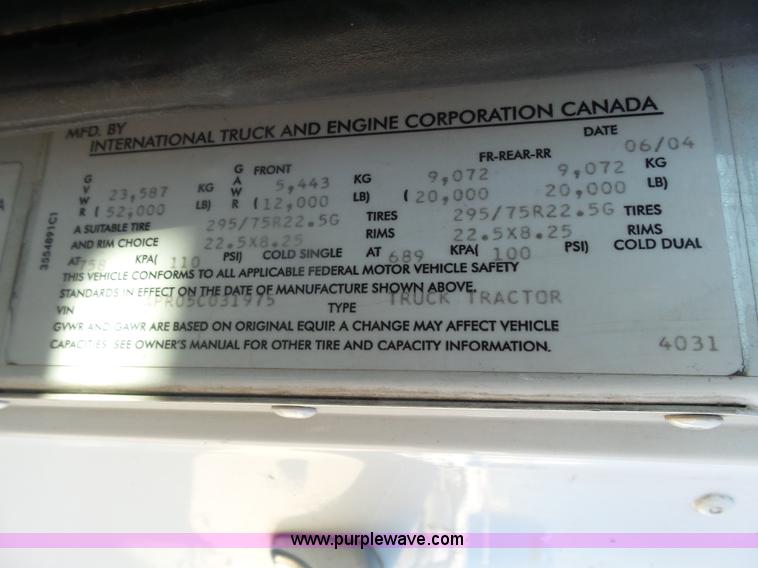 image for item L7293 2005 International 9400i semi truck