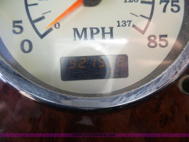 image for item L7294 2005 International 9400i semi truck