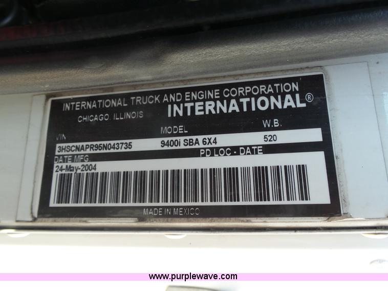 image for item L7294 2005 International 9400i semi truck