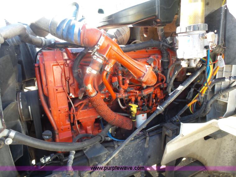 image for item L7294 2005 International 9400i semi truck