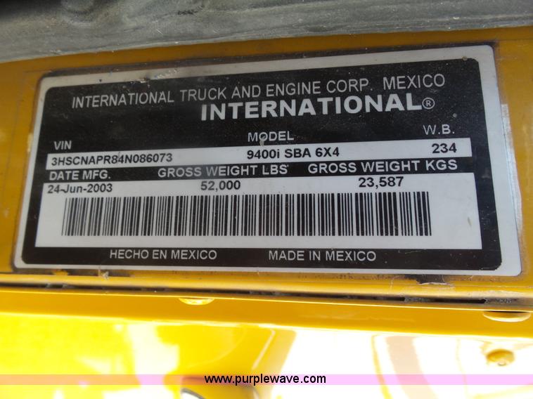image for item L7296 2004 International 9400i semi truck