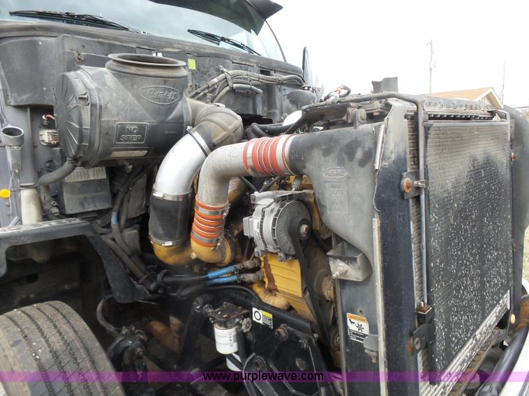 image for item L7357 2007 Peterbilt 387 semi truck