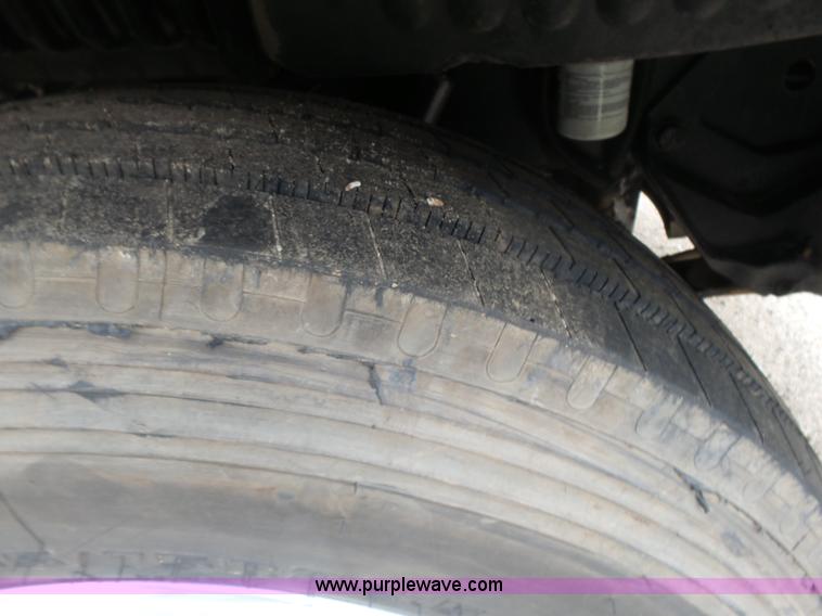 image for item L7357 2007 Peterbilt 387 semi truck