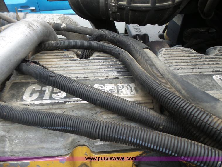 image for item L7358 2007 Peterbilt 387 semi truck