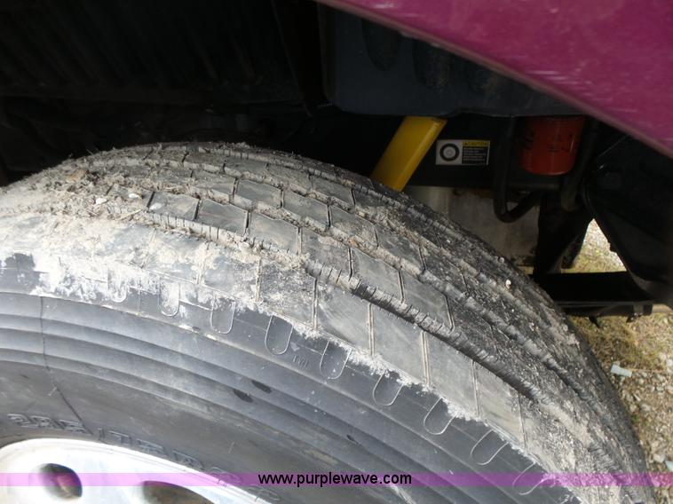 image for item L7358 2007 Peterbilt 387 semi truck