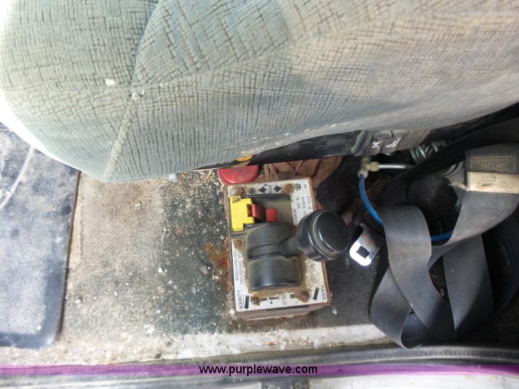 image for item L7367 2002 Peterbilt 379 semi truck