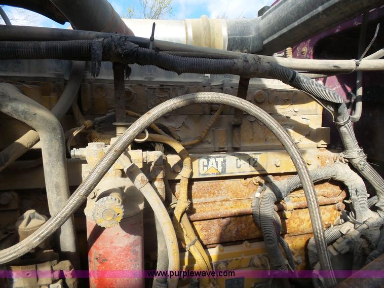 image for item L7367 2002 Peterbilt 379 semi truck