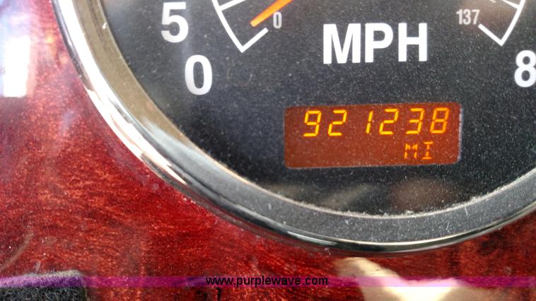 image for item L7471 2004 International 9400i semi truck