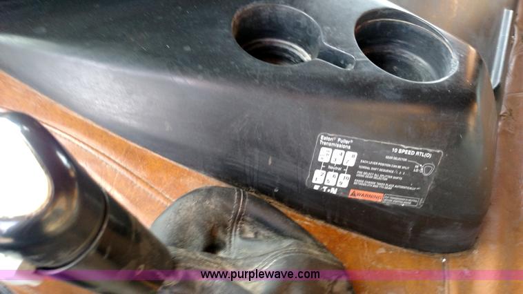 image for item L7472 1999 Freightliner FLB High semi truck