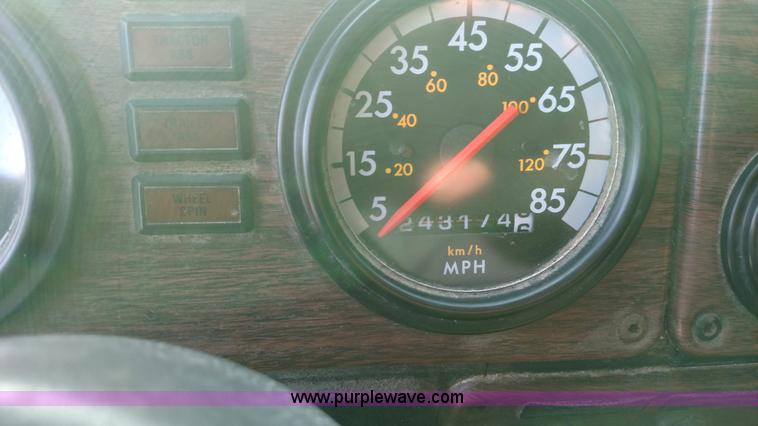 image for item L7472 1999 Freightliner FLB High semi truck