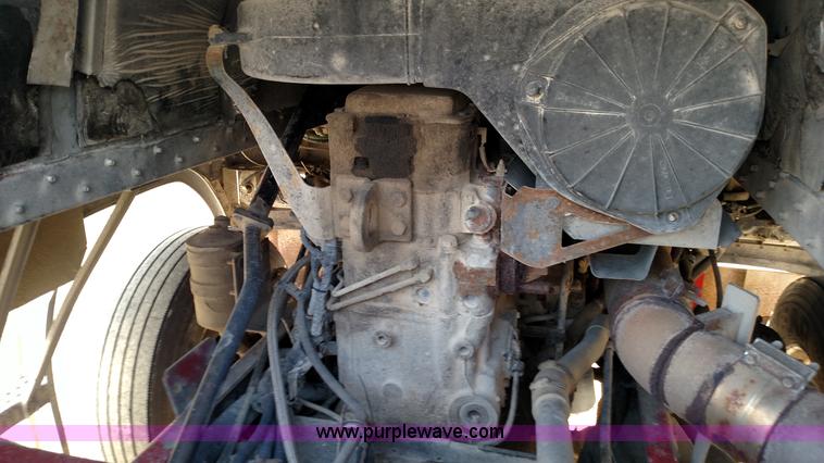 image for item L7472 1999 Freightliner FLB High semi truck